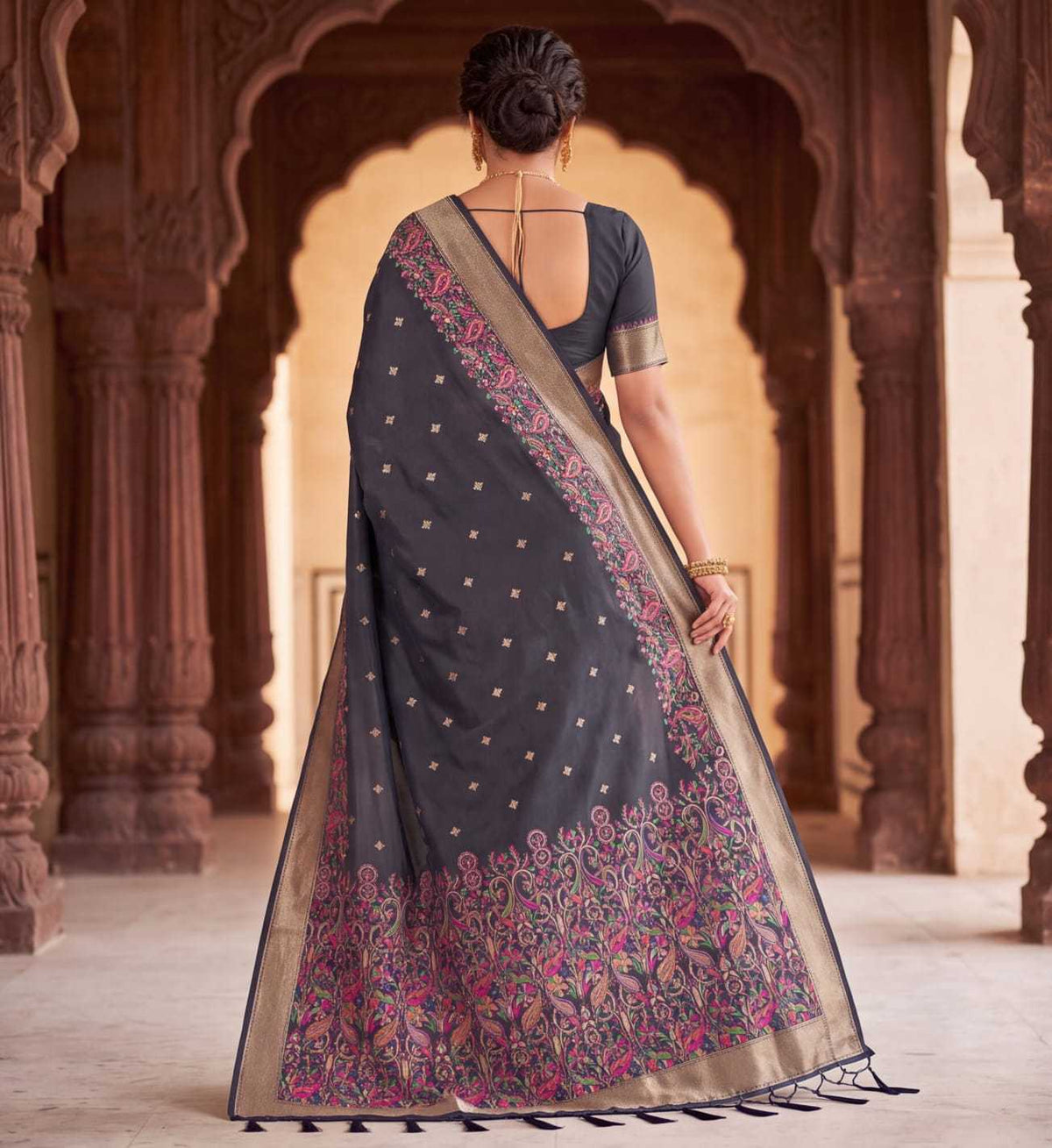 Lichi Silk Saree with Jacquard Weaving and Floral Border - Image 2