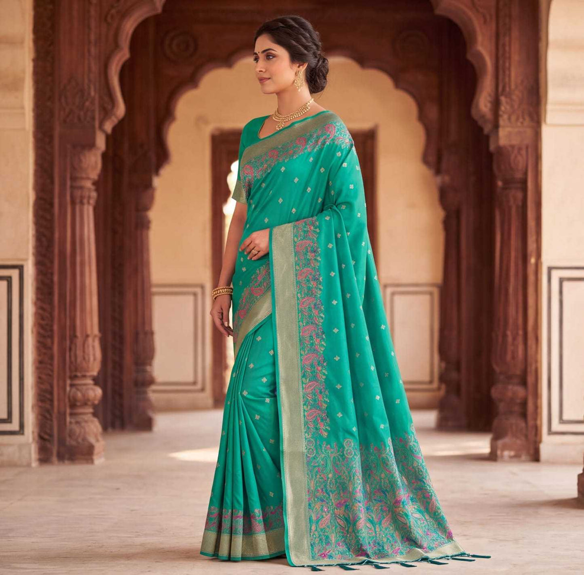 Lichi Silk Saree with Jacquard Weaving and Floral Border - Image 3