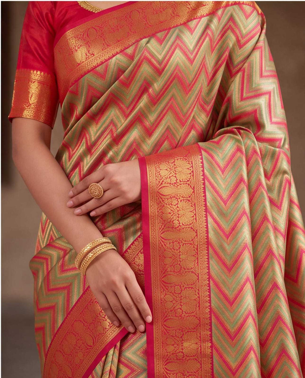 Zig Zag Jacquard Weave Kanjivaram Silk Saree - Image 6