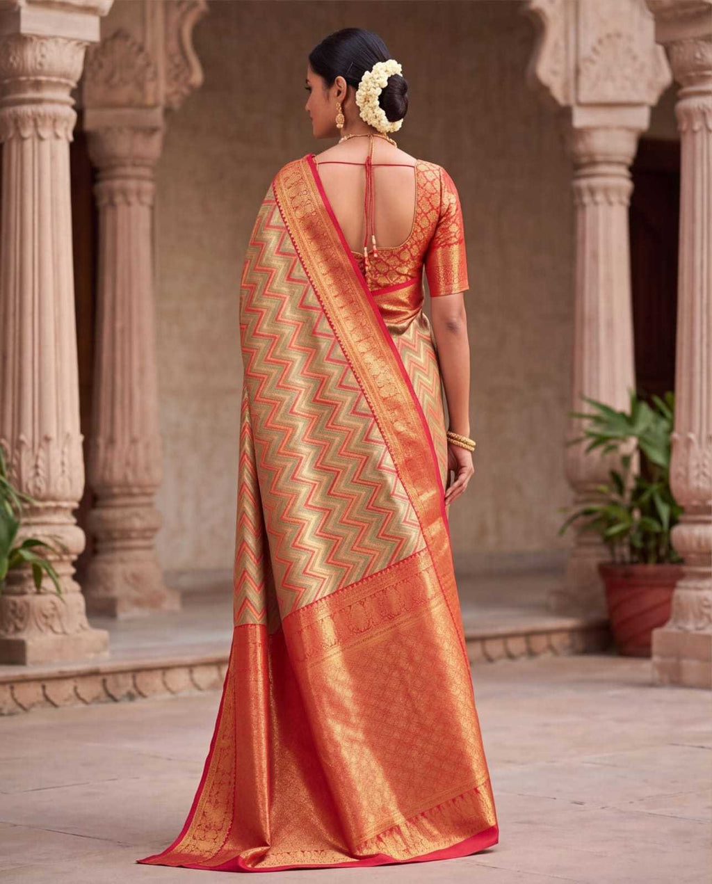 Zig Zag Jacquard Weave Kanjivaram Silk Saree - Image 7