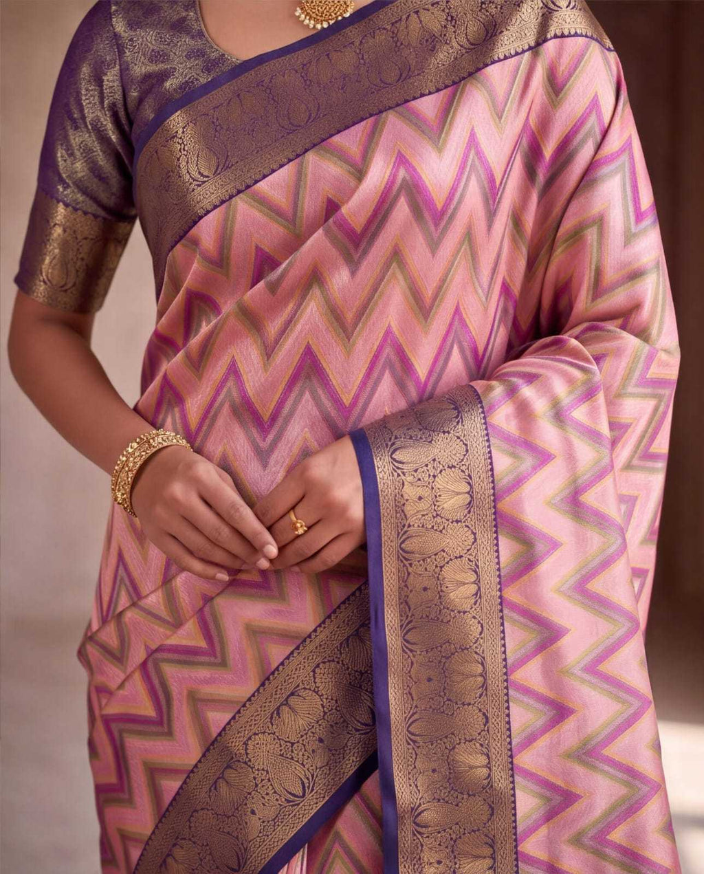 Zig Zag Jacquard Weave Kanjivaram Silk Saree - Image 10